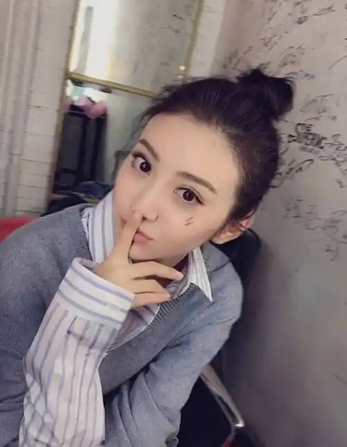 原创景甜素颜什么样没有美颜滤镜加持颜值太真实了