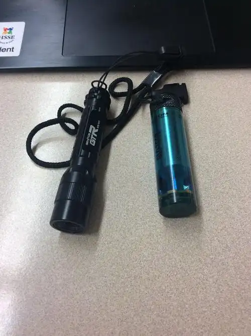 山上有手电筒爱好者么.