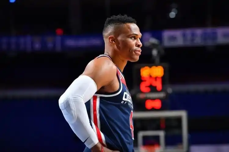 原创至少缺三周奇才担心威少遭遇重大伤病休赛期重伤一直带伤出场