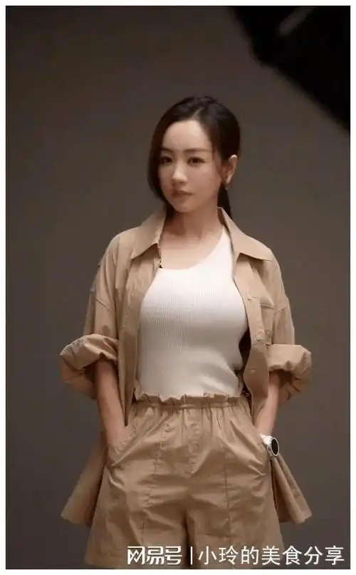 这些女星身高不够颜值来凑丰满身材就是最犀利的武器