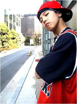 权志龙——好想抱回家的小鸡涌(龙哥小时候照片收藏)