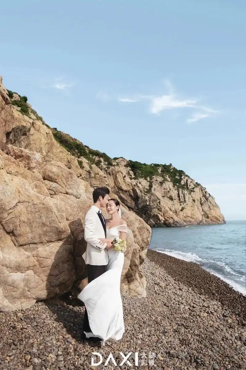 霞浦鹅卵石沙滩婚纱照.daxi studio |婚纱摄影   - 抖音