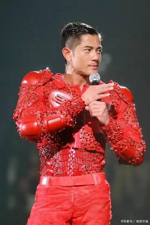 郭富城演唱会翻车!2小时换半小时衣服,歌迷打架,现场一片混乱