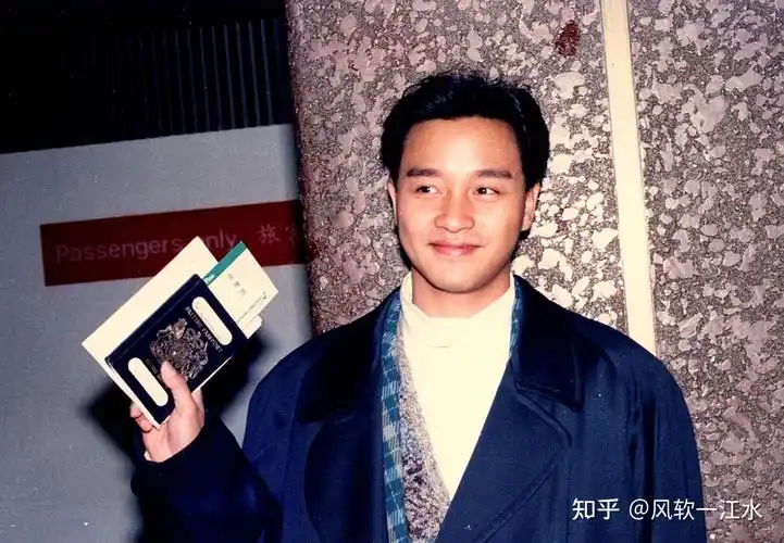 有张国荣高清电脑壁纸嘛