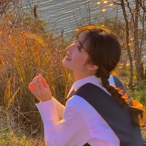 谢谢你的喜欢,更多文案,头像,壁纸指引↓公众号:阿尧头像馆每日分享