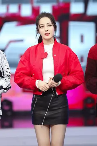 迪丽热巴 录制《快乐大本营》