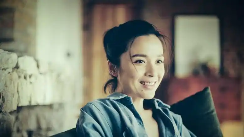 美女演员李佳桌面壁纸第2张