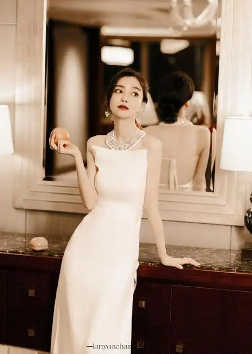 angelababy超话#angelababy#    97angelababy61白色礼服    饭修