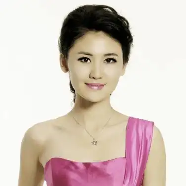 本科研究生均毕业于中国传媒大学,中央电视台电影频道双语主持人