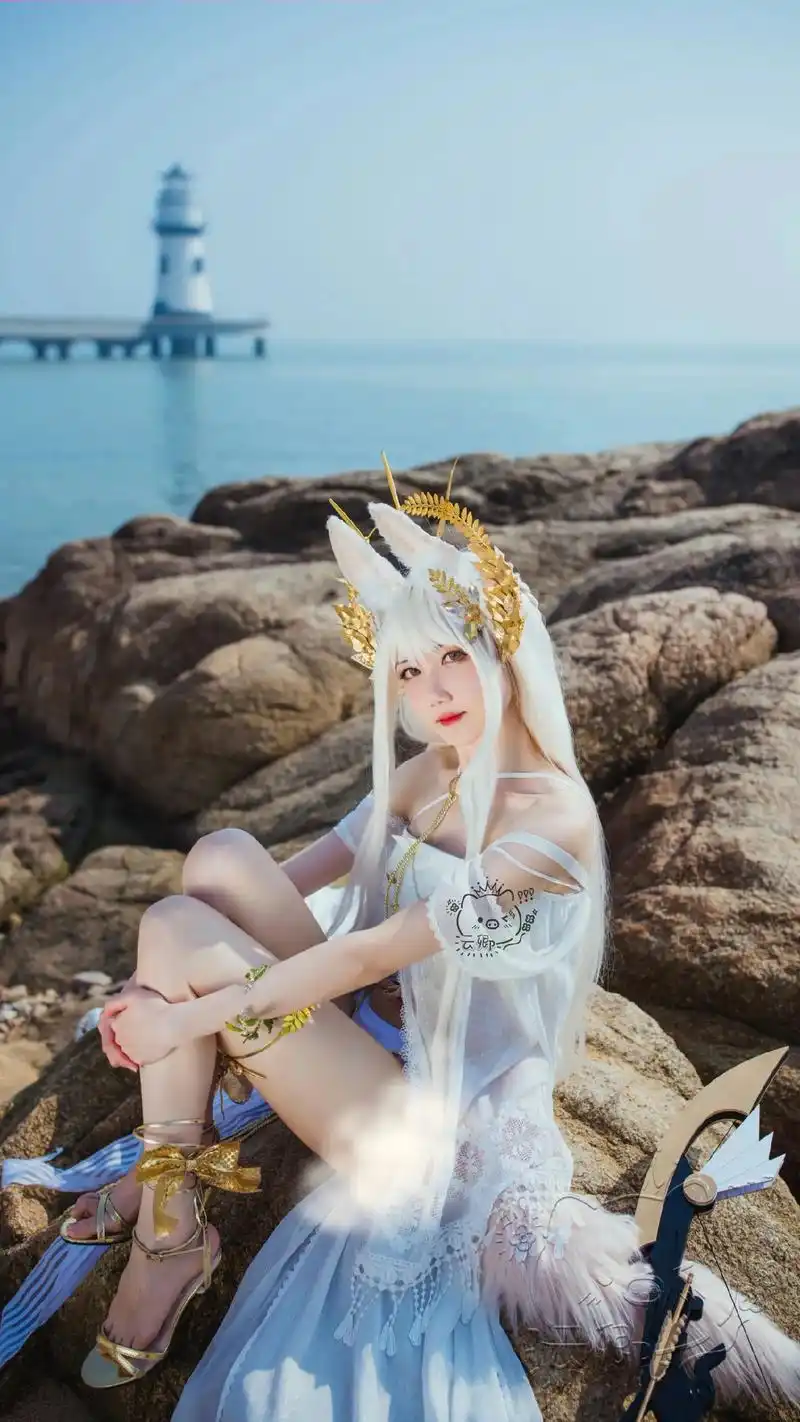 好早前拍的白金泳装.#cos #明日方舟 #白金 #灿阳朝露 - 抖音