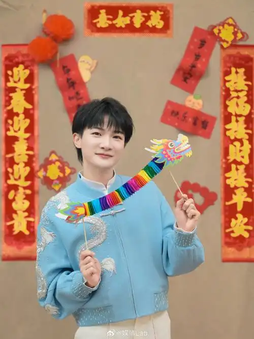 周深浮光和春节的适配度