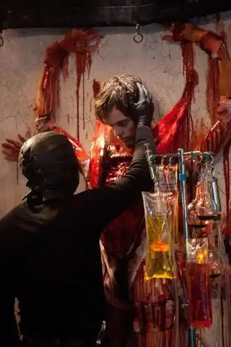 这是一部堪比《电锯惊魂》的血腥恐怖片.旅馆密室.藏品(6.