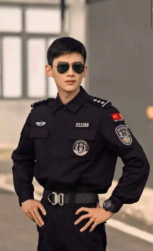 白敬亭的特警滤镜有多帅!