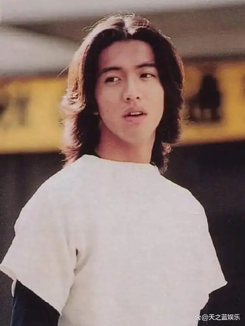 提起日本演艺界的大神级人物,木村拓哉的名字无人不知无人不晓.