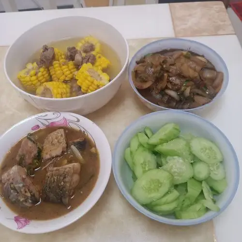 美味杠杠滴!(拉瓜冷盘,玉米排骨汤,洋葱,水煮鱼)