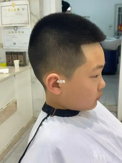 夏天必剪超短飞机头