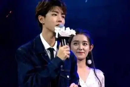 王俊凯的女朋友是谁叫什么 蒋依依还是绯闻女友李佳宁