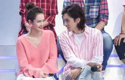 戚薇李承铉lucky游迪士尼同框画面温馨爱意满满婚变传闻不攻自破