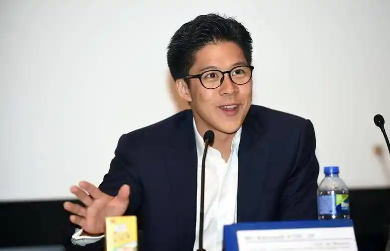 人生赢家霍启刚:迎娶跳水皇后,为人低调,居家带娃,惊现豪宅