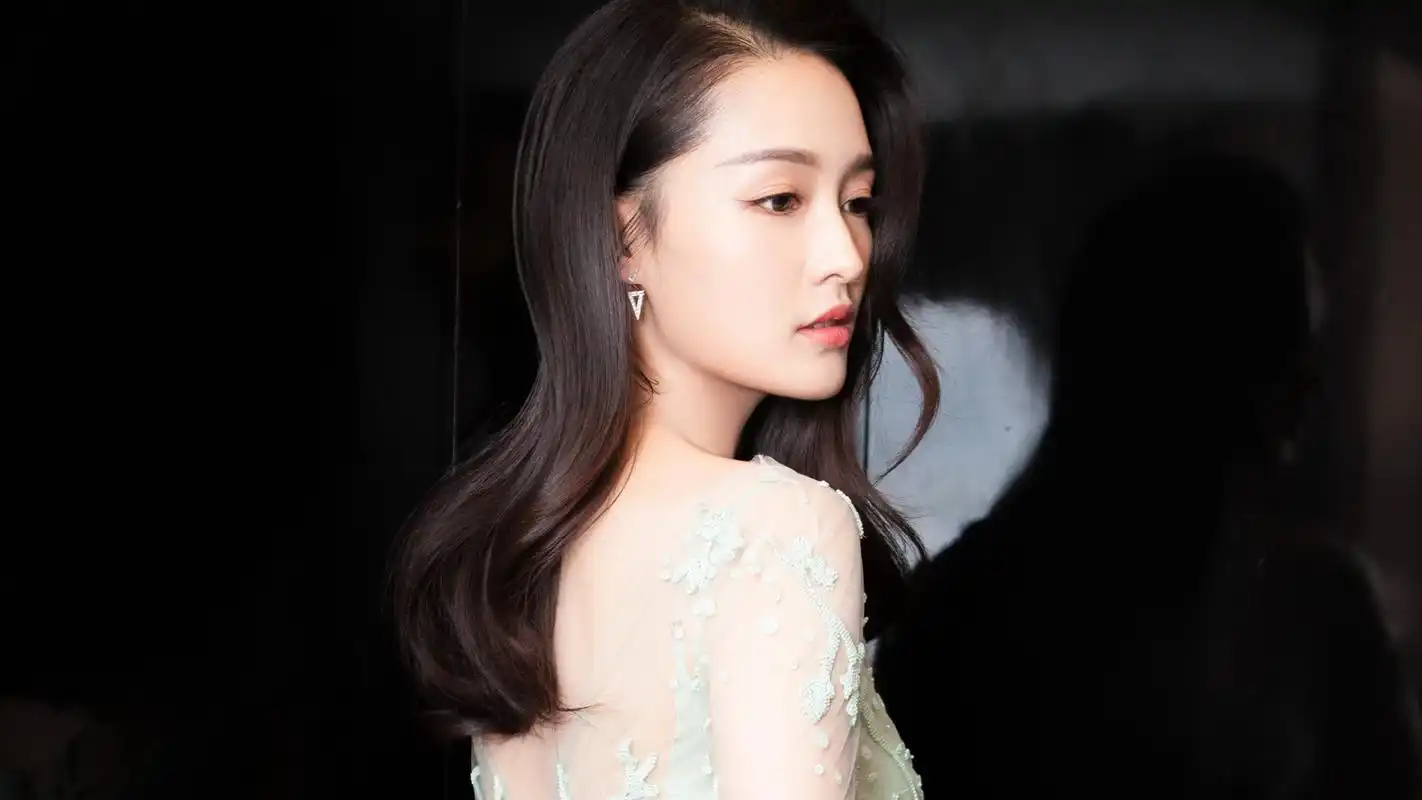 女星李沁,高清图片,电脑桌面-壁纸族