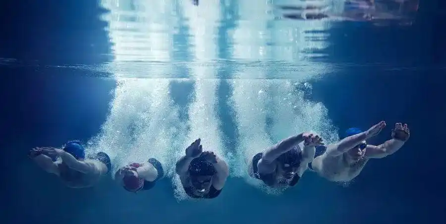 游泳健身,你爱了吗?锻炼全身肌肉,简直太棒了