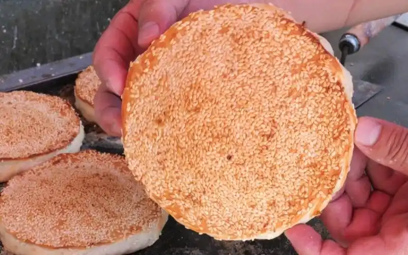 高炉烧饼的做法,吊炉翻板烧饼的做法.