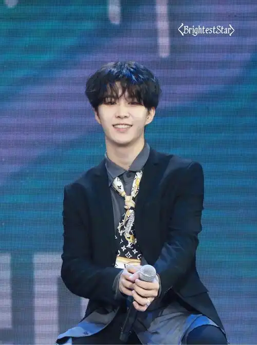 三七九九  11月13日 10:09   关注  范丞丞 评论 收藏