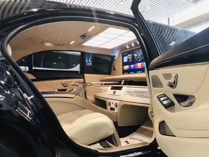 奔驰迈巴赫s450加长版普尔曼四座奢华内饰曝光