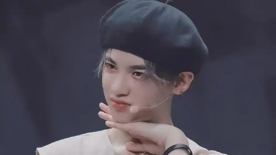 黄明昊素材 - 堆糖,美图壁纸兴趣社区