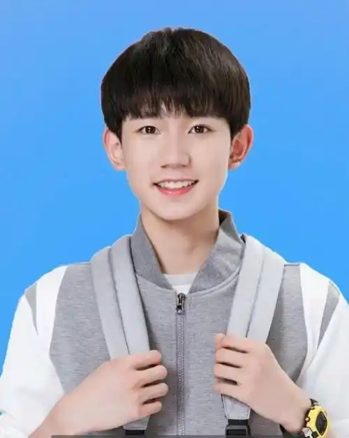 小鲜肉演员的证件照,吴磊又奶又a,丁禹兮全场最佳_张艺兴_王源_肖战