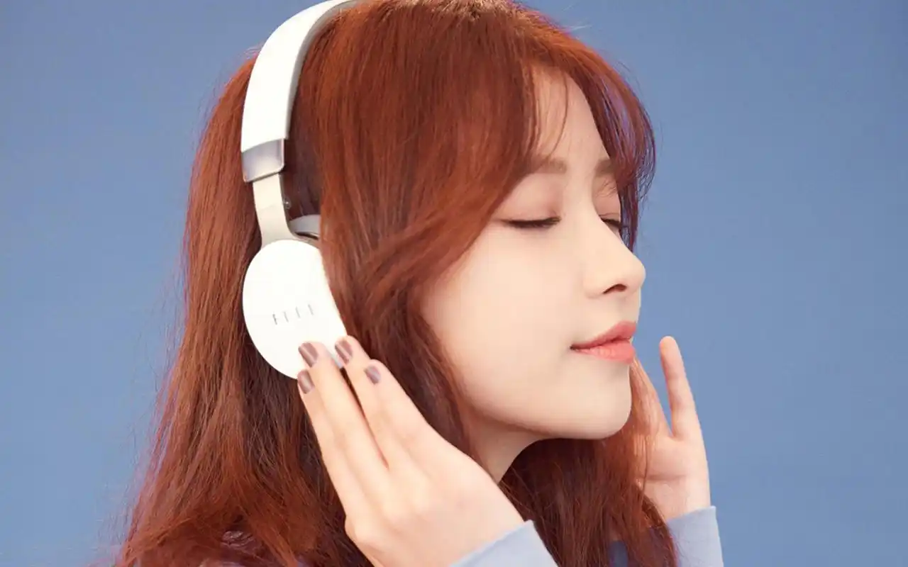 孙怡甜美灵动时尚写真图片电脑壁纸高清大图预览1920×1200_大陆明星