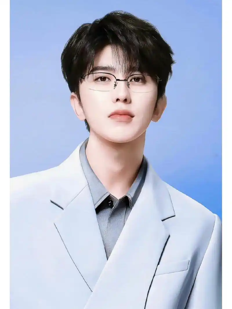 蔡徐坤90壁纸/小照片ikun必备    真的好好康还