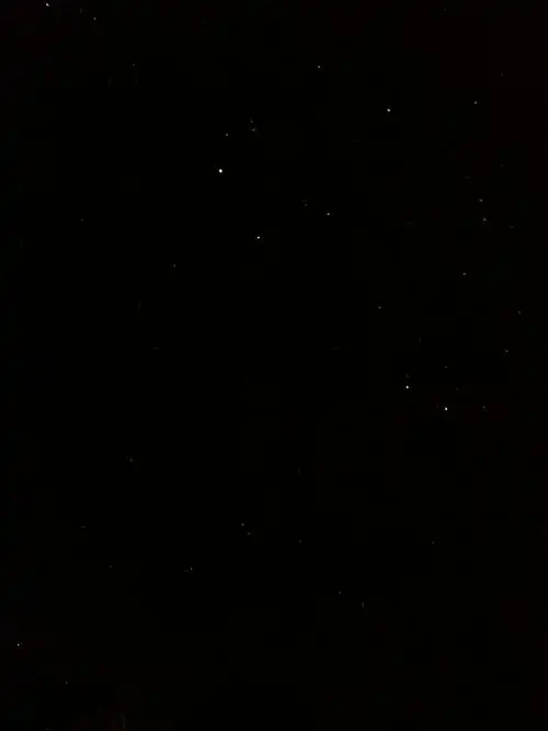 晚上七点多天已经完全黑了,天上的星星在为我们送行