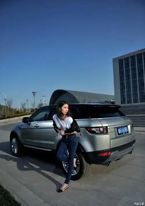珍藏分享紧致性感大长腿路虎车模胆真肥