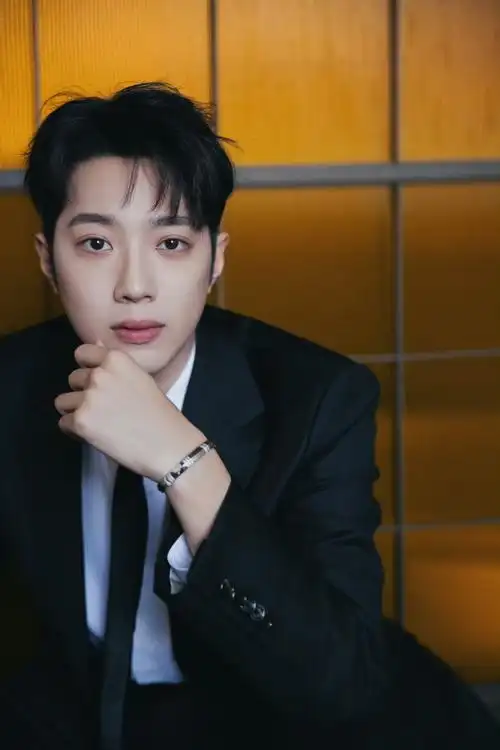 6月14日,赖冠霖罕见登顶热搜