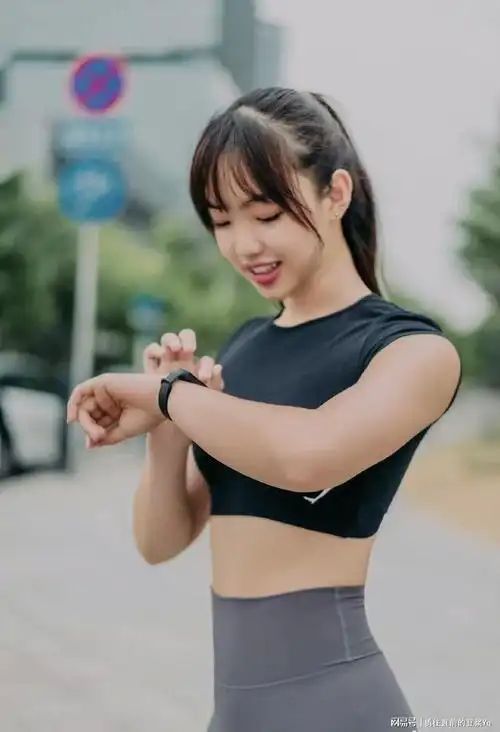 微胖女生秋冬运动穿搭身材比例真好