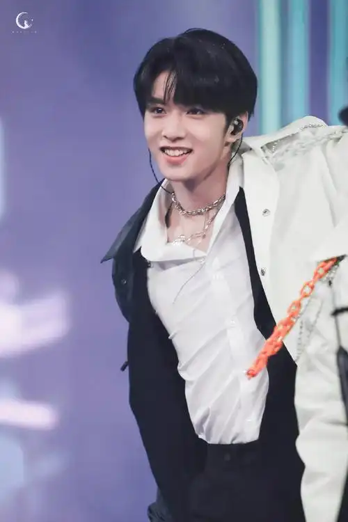 2021的第一张照片##刘耀文2021所向皆闪耀