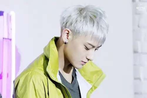 男爱豆银发合集…………|银发|合集|蔡徐坤_新浪新闻