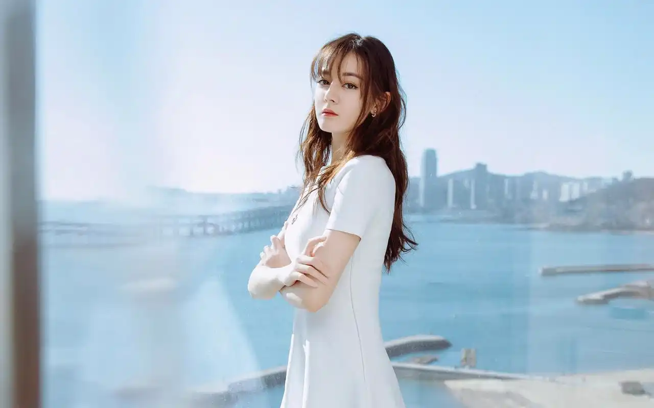 简单清新迪丽热巴壁纸纯洁美丽的胖迪