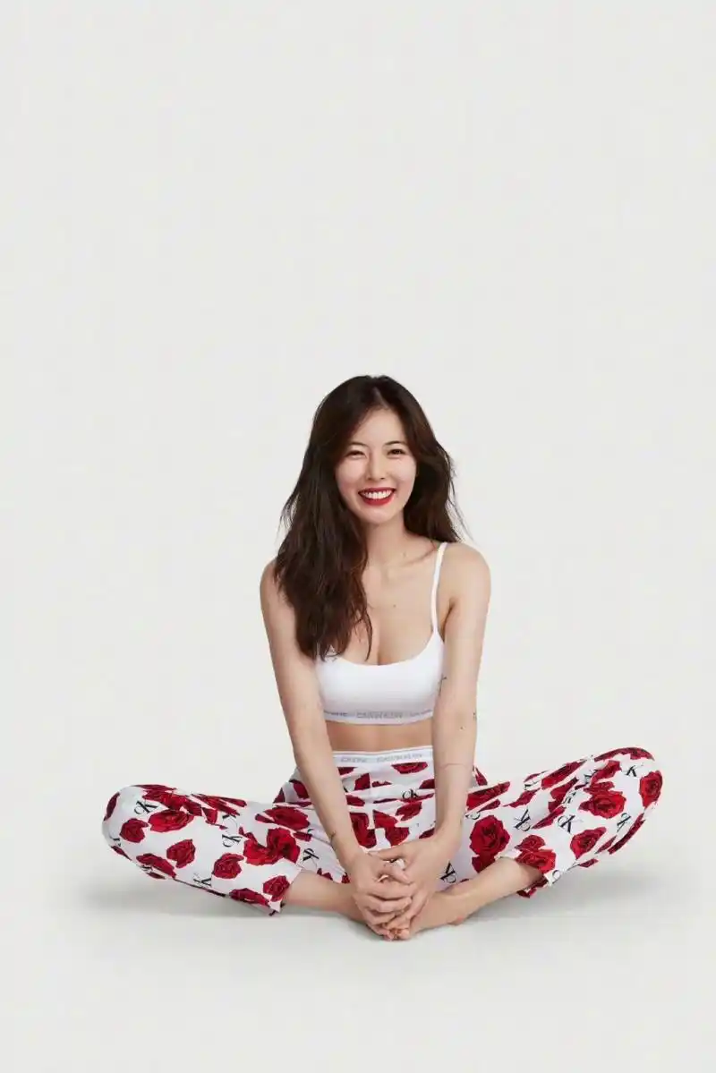 泫雅 ck 676767封面时尚写真美照