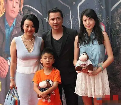 原创王中磊与26年妻子情变清空社交引猜测但妻子的头像力破谣言