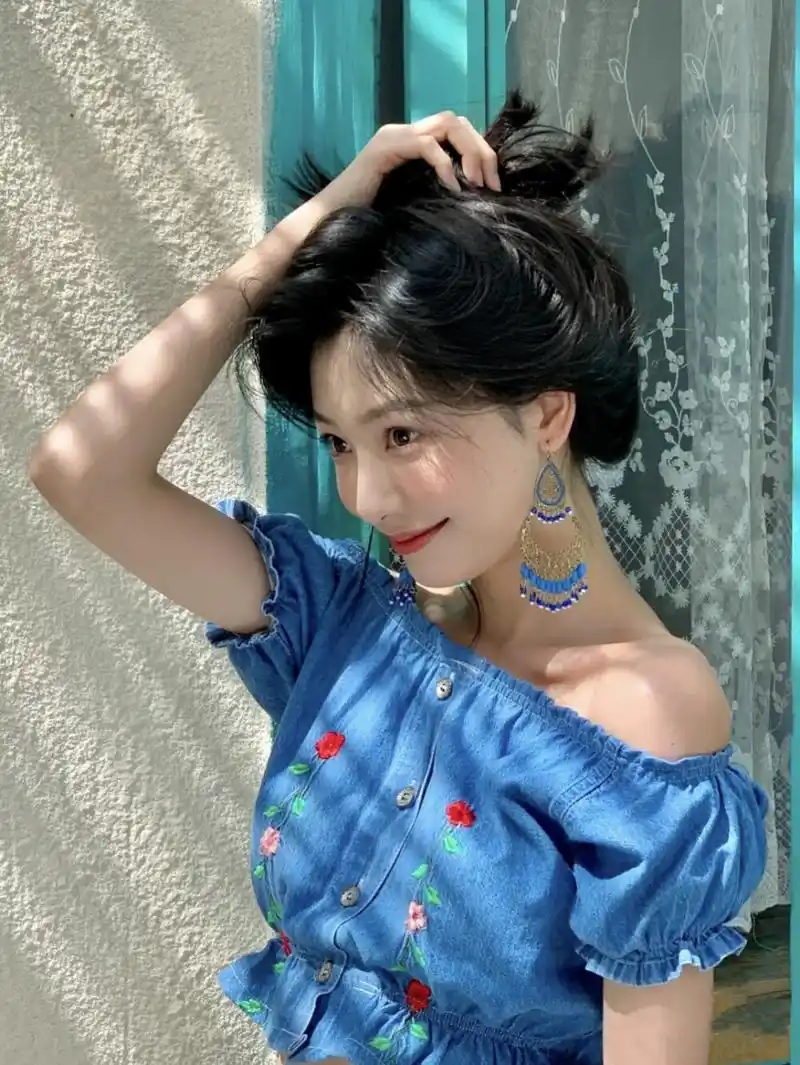 熟欲女神易梦玲什么来头?能让马思唯为她写歌,王思聪都前来点赞