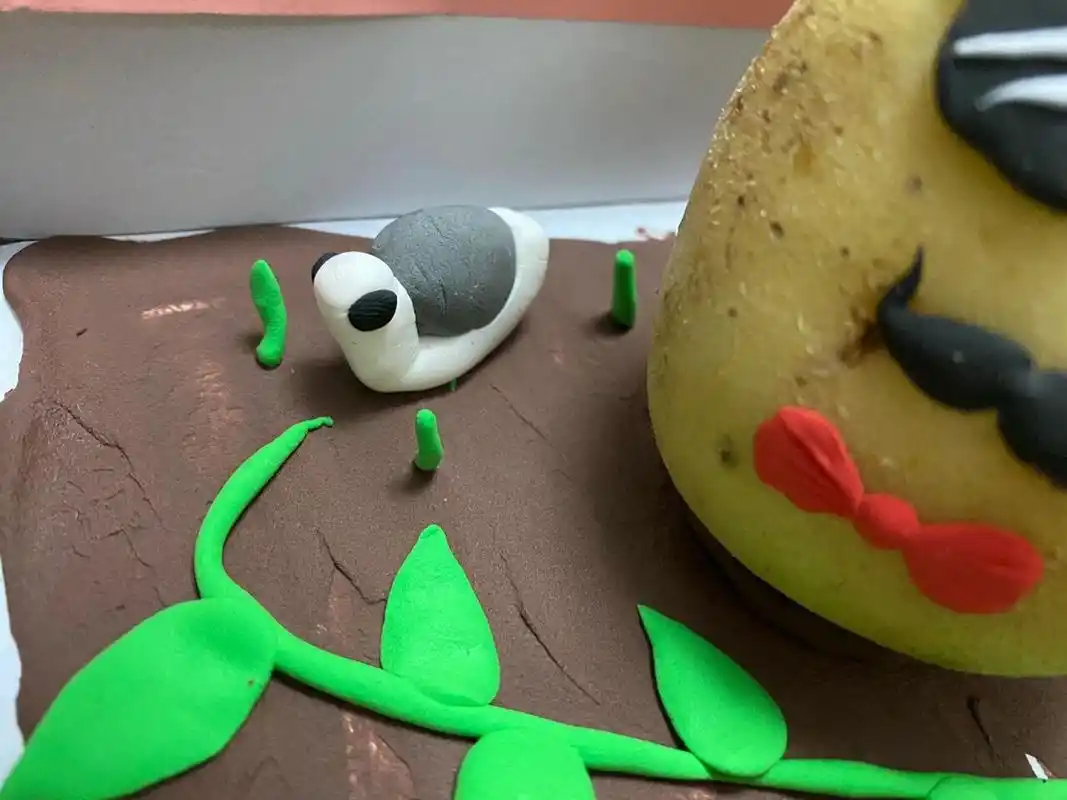 幼儿园亲子作业手工土豆造型粘土人相亲相爱 幼儿园作业,用土豆做造型