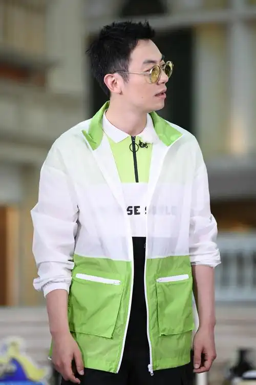 朱亚文《奔跑吧》圆满收官 笑中带泪难舍再见