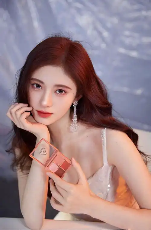 鞠婧祎红发仙气性感写真图片44