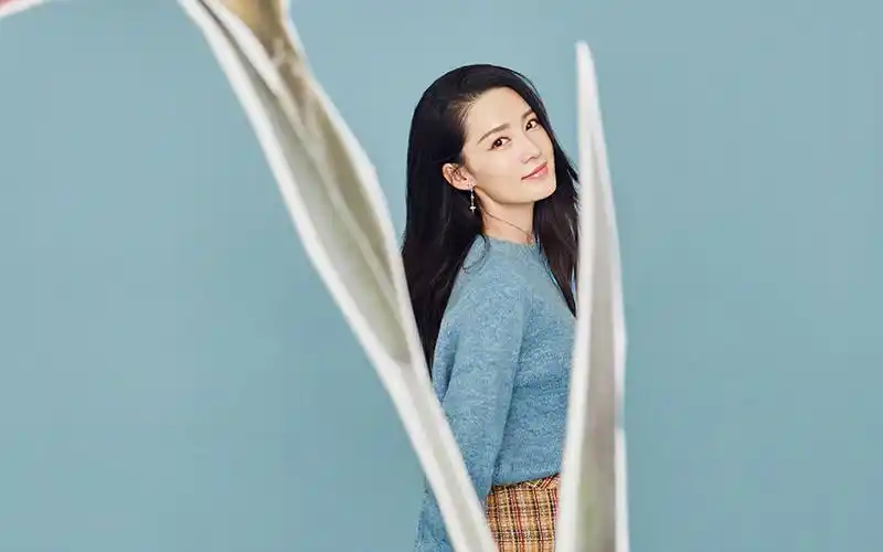 李沁清新养眼写真桌面壁纸 - tt98图片网