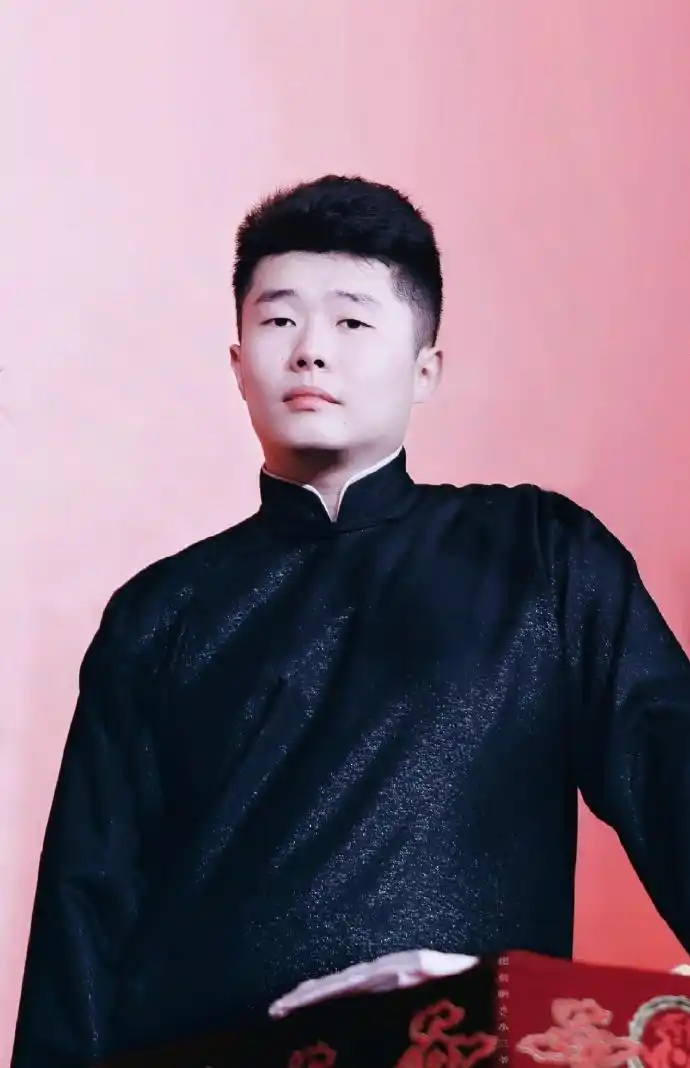 周九良虽然是黑大褂,但莫名有种软萌感二改 二传请注明出处抱图叫喳喳