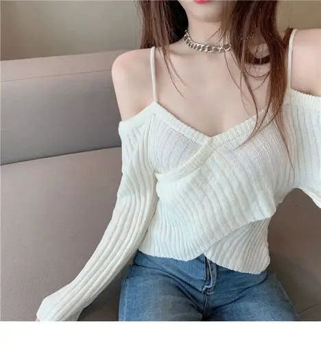 吊带一字肩锁骨长袖针织打底衫女秋冬内搭设计感心机吊带上衣露肩毛衣