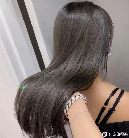 染头发什么颜色最好看又选白又减龄