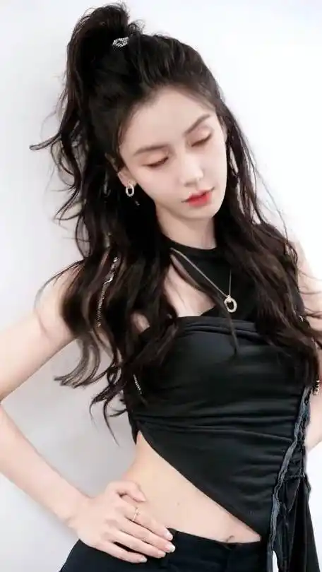 杨颖怼脸wink侧拍##angelababy酷飒侧拍